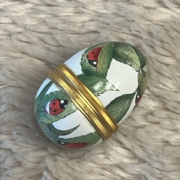 HALCYON Lady Bug Mini Egg Trinket - Picture 5 of 9